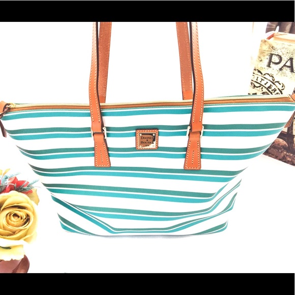SOLD 💙BNWT Dooney & Bourke Tote-it's Beautiful!! - Picture 2 of 8
